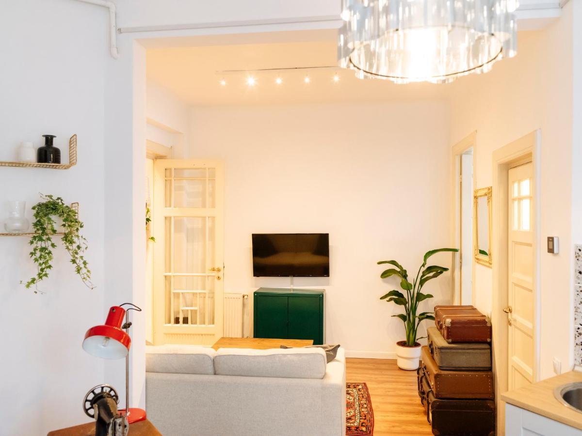 Lovely Vintage Double Studio In City Center 布加勒斯特 外观 照片