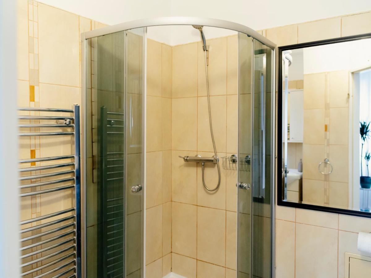 Lovely Vintage Double Studio In City Center 布加勒斯特 外观 照片